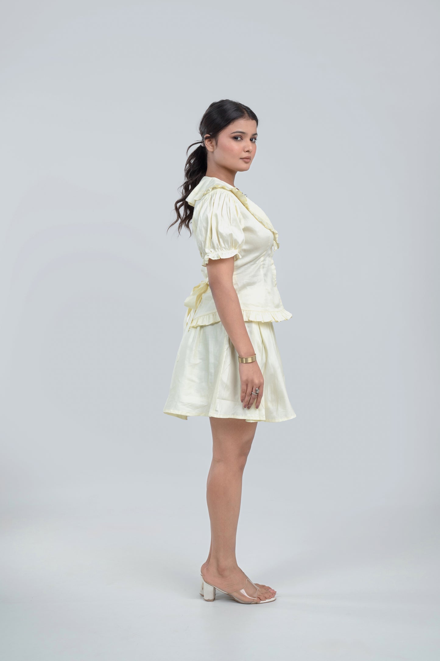 Belle yellow